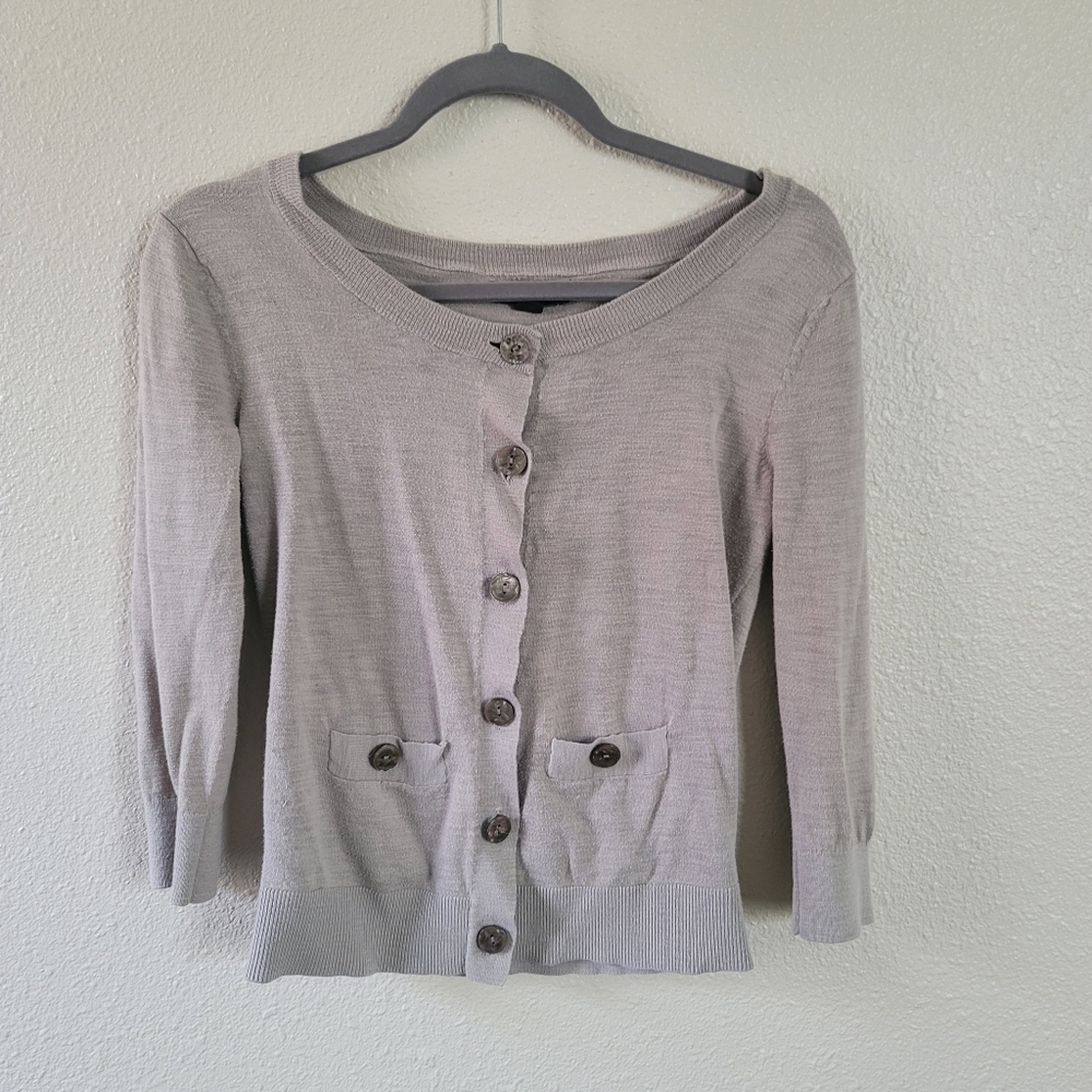 ✨️BOGO✨️Banana Republic Factory Button Down Cardigan Tan Size XS